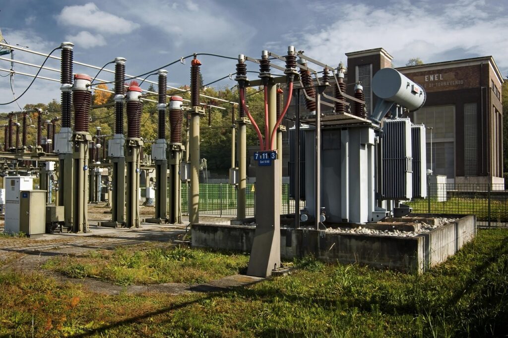 découvrez les causes et les conséquences de la crise énergétique mondiale, ainsi que les solutions pour un avenir durable.