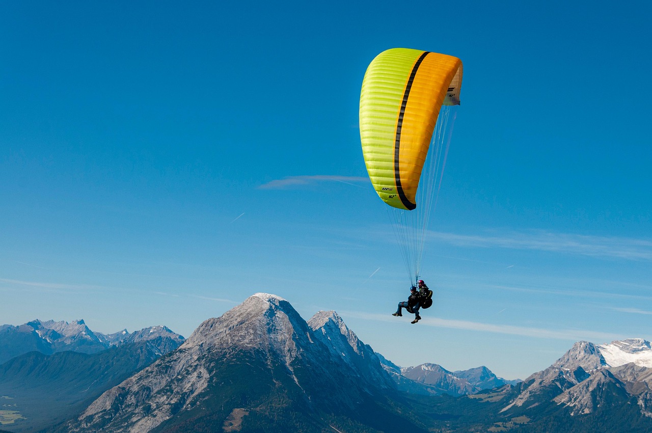 découvrez les alpes, une chaîne de montagnes spectaculaire offrant des paysages à couper le souffle, des activités de plein air variées et une riche culture alpine.