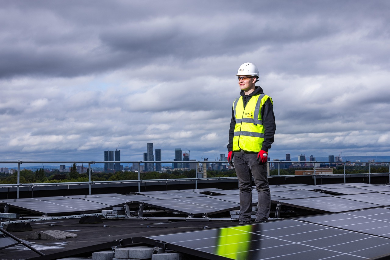 découvrez comment intégrer l'énergie renouvelable à votre domicile pour réduire votre empreinte écologique et économiser sur vos factures d'énergie.