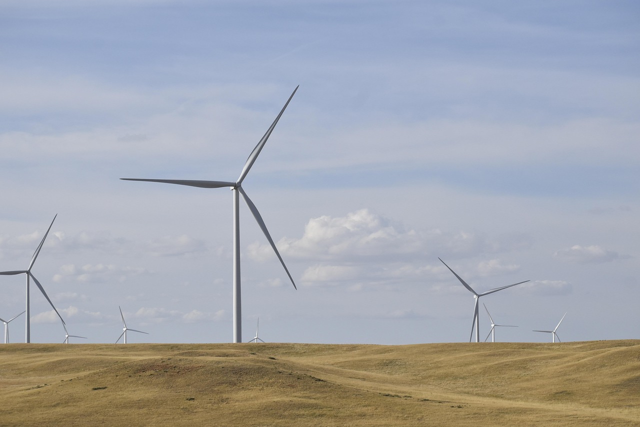 Énergies renouvelables : la Fédération de l’électricité dénonce les concessions et tire la sonnette d’alarme sur la situation